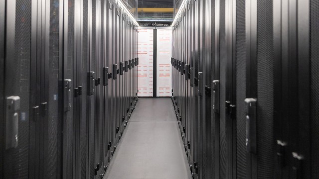 Advanced data center infrastructure and monitoring systems for reliable operations