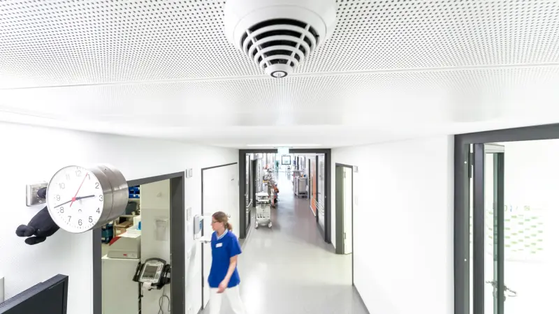 Hospitals need to uphold especially strict security requirements. Bosch Energy and Building Solutions can help!